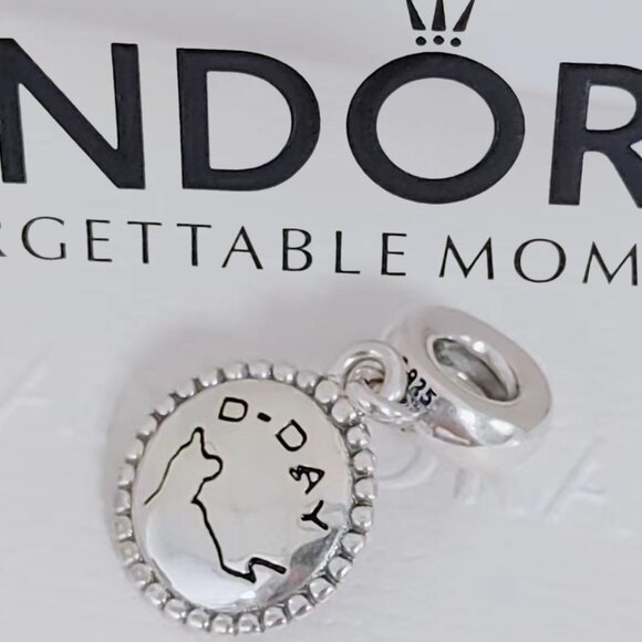 Pandora Dangle D-Day Normandy Landings Personalised Charm Map Charm with box - Picture 1 of 7